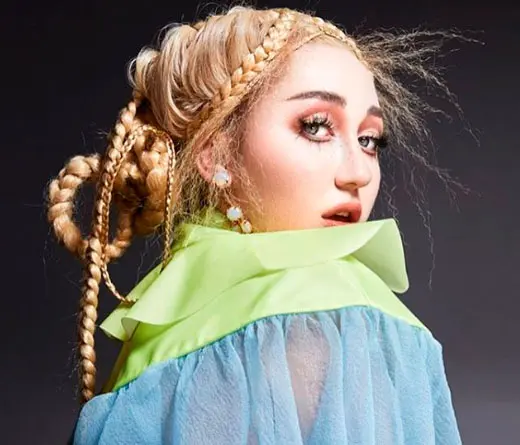 Noah Cyrus estrena 